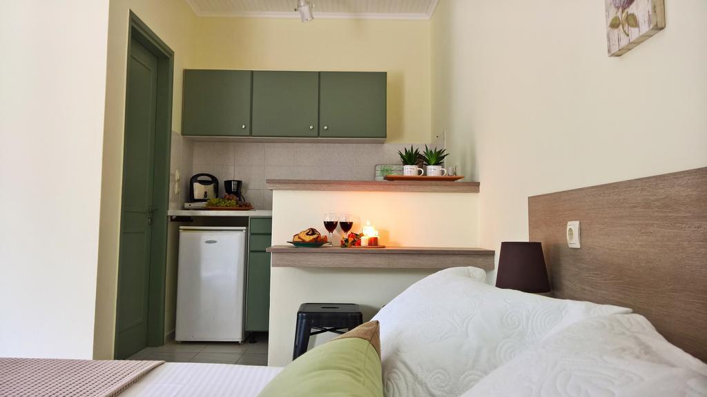 Malibu Studios & Apartments Lassi  Extérieur photo