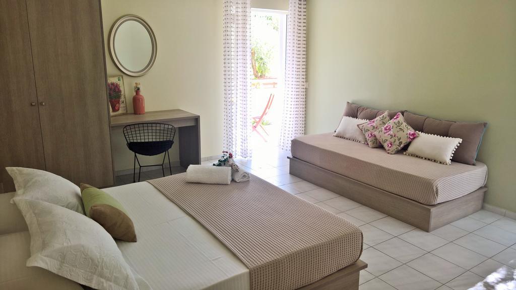 Malibu Studios & Apartments Lassi  Extérieur photo