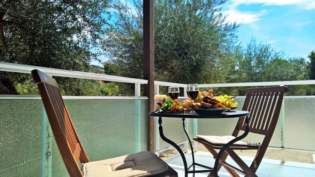 Malibu Studios & Apartments Lassi  Extérieur photo